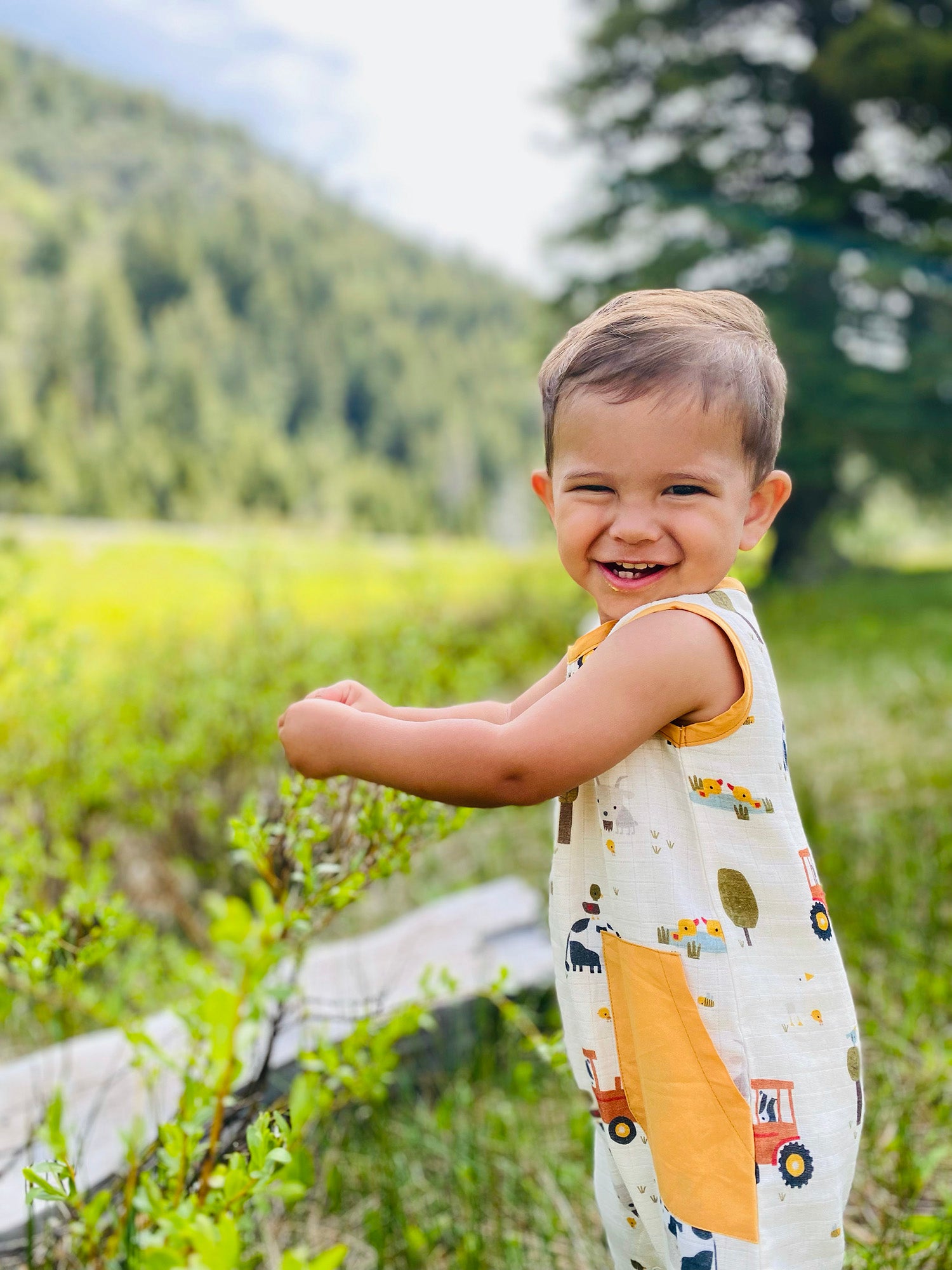 Organic Farm Side Pocket Sleeveless Jumpsuit Romper for Babies by Viverano