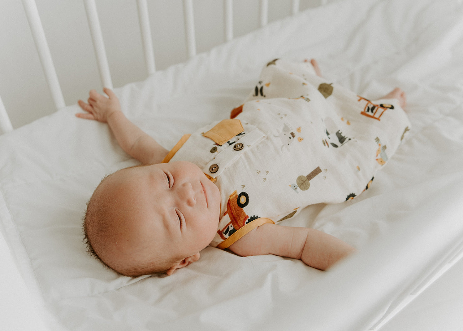 Farm Sleeveless Short Pocket Romper (Organic Muslin) Viverano