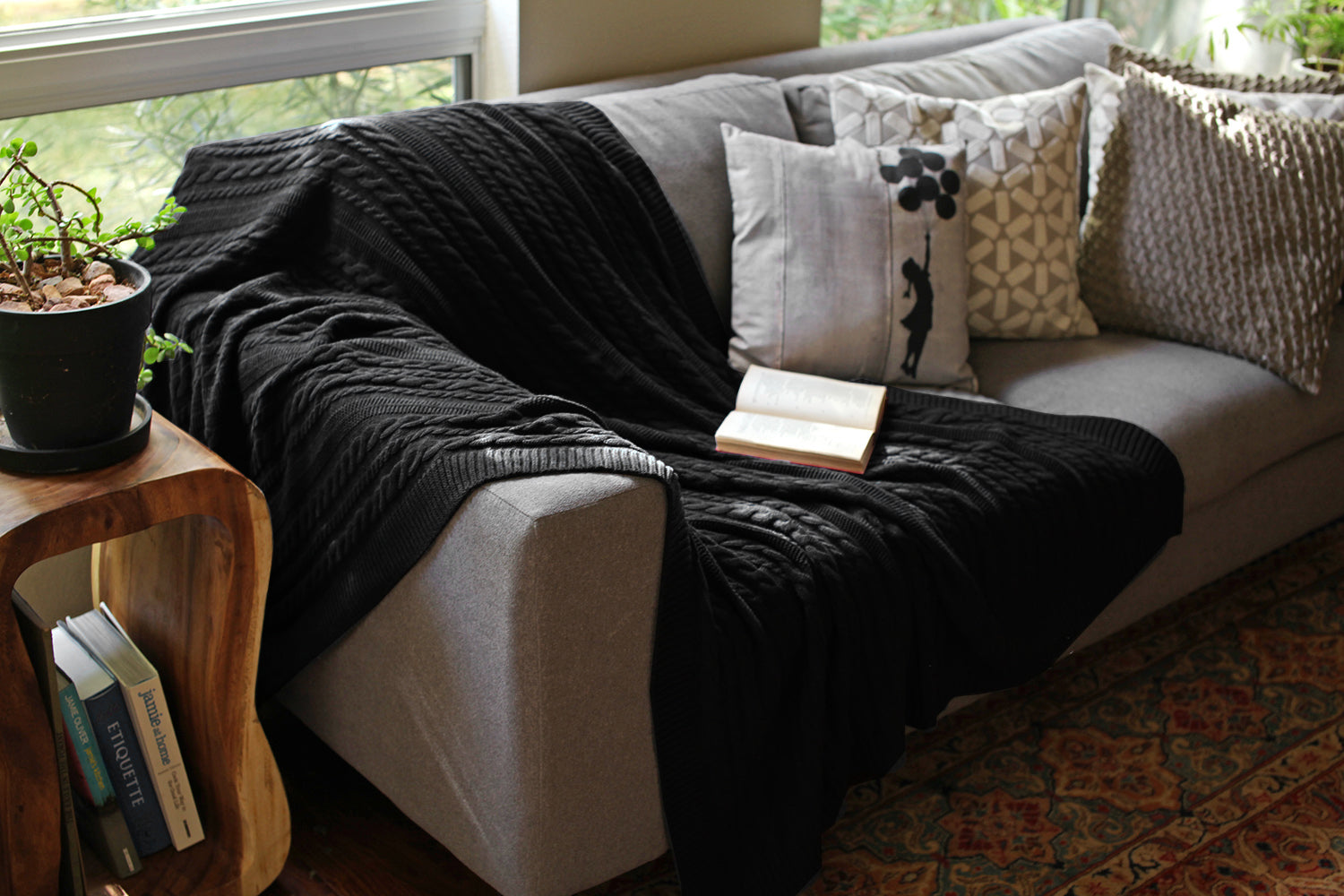 Viverano Organic Cotton Cozy Soft Cable Knit Throw Blanket