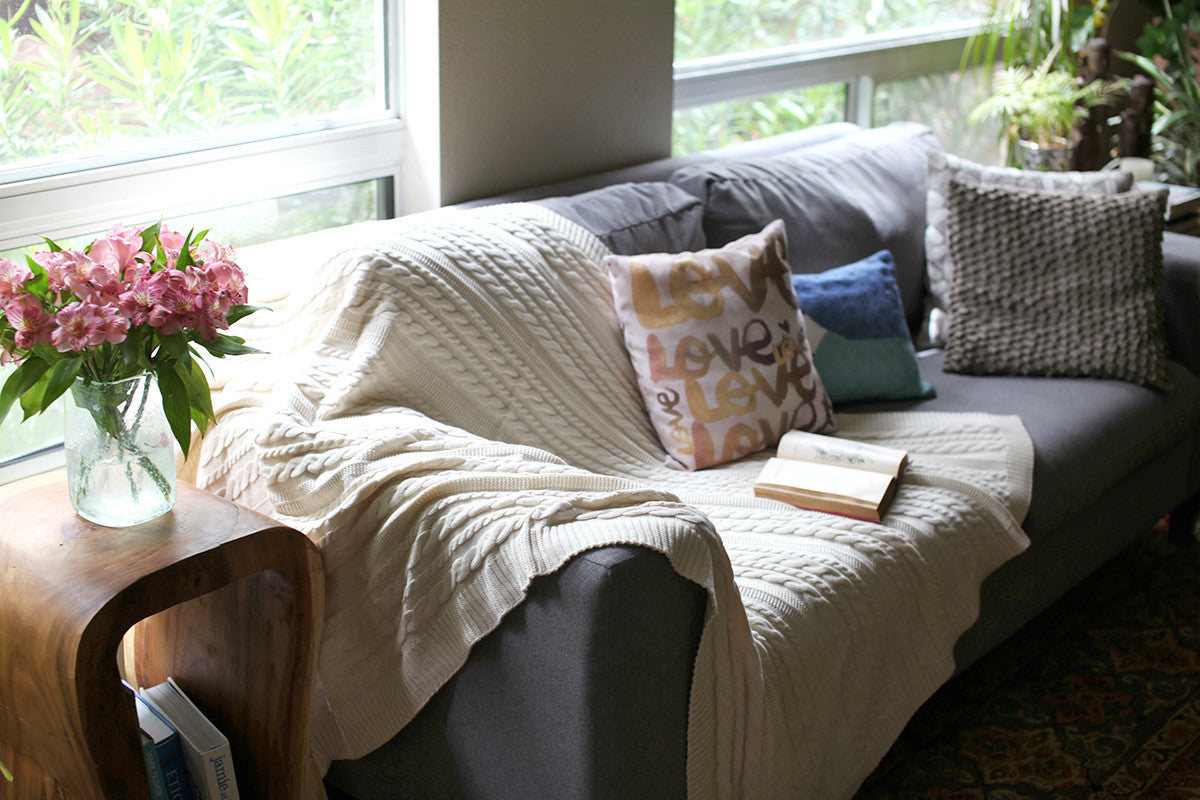 Viverano Organic Cotton Cozy Soft Cable Knit Throw Blanket by Viverano