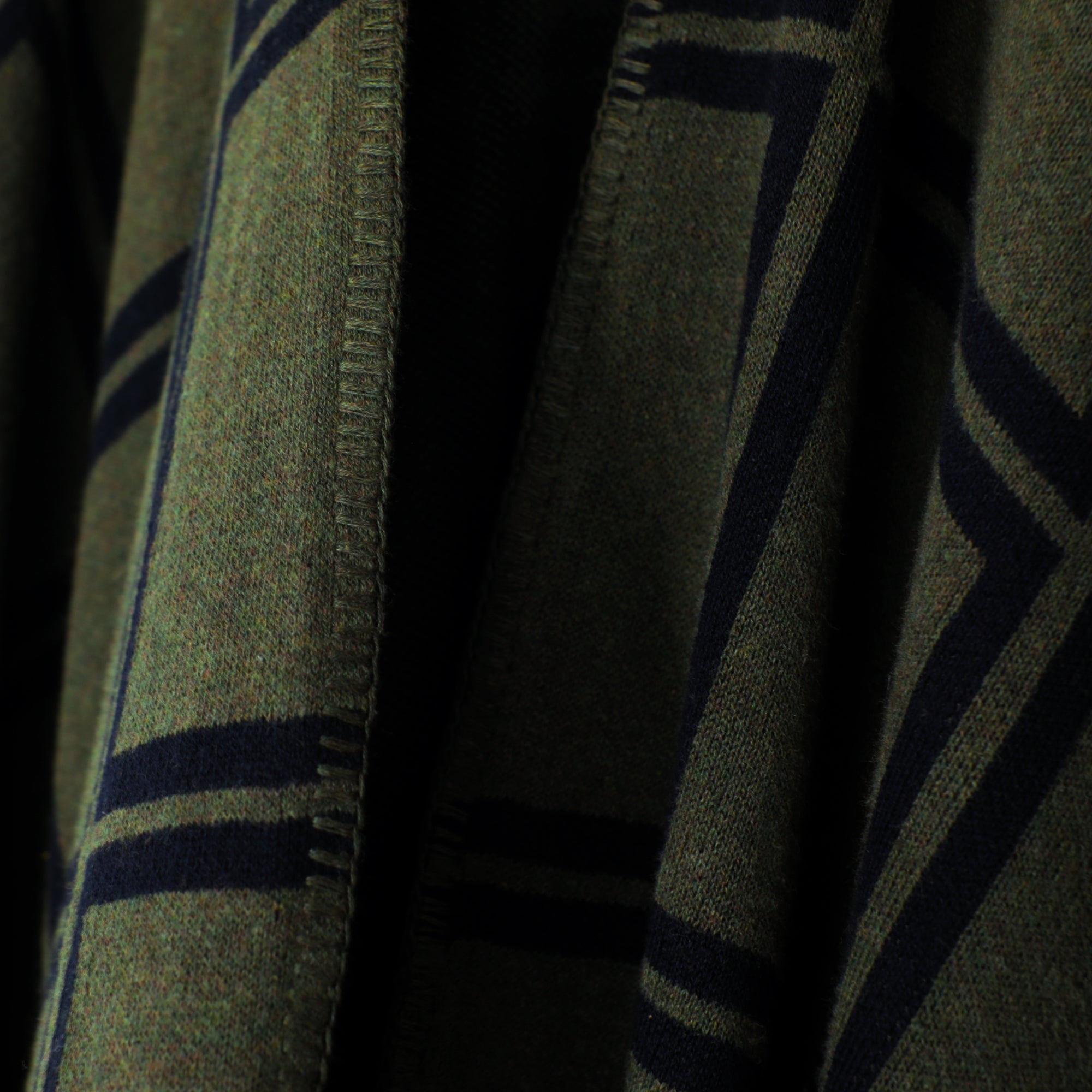 Viverano Gaia Eco-Chic Jacquard Knit Women's Travel Blanket Wrap - Checks (Organic Cotton)