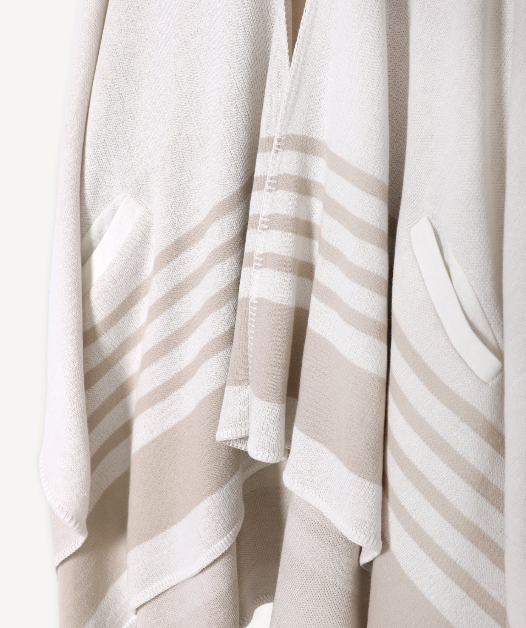 Viverano Gaia Eco-Chic Jacquard Knit Women's Travel Blanket Wrap - Stripe Border (Organic Cotton)