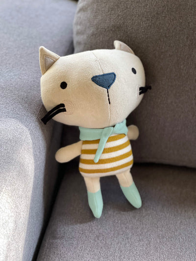 REMI CAT ORGANIC COTTON HAND KNIT STUFFED ANIMAL BABY TOY main image 1